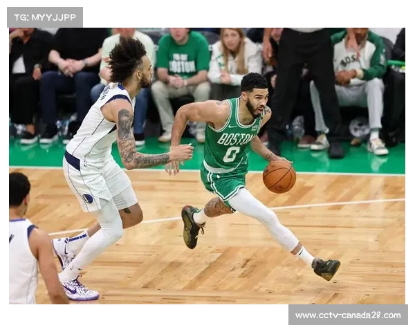 莱夫利将缺席较长时间,独行侠内线再受损 莱夫利将缺席较长时间,独行侠内线再受损